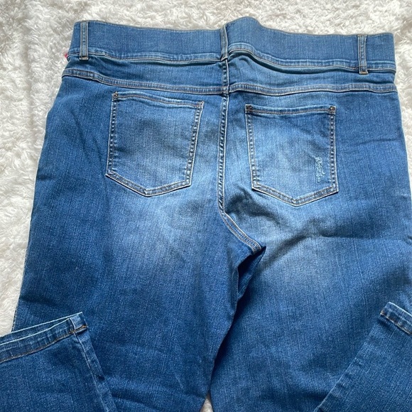 Spanx Classic Blue Denim Jeans - Picture 5 of 14
